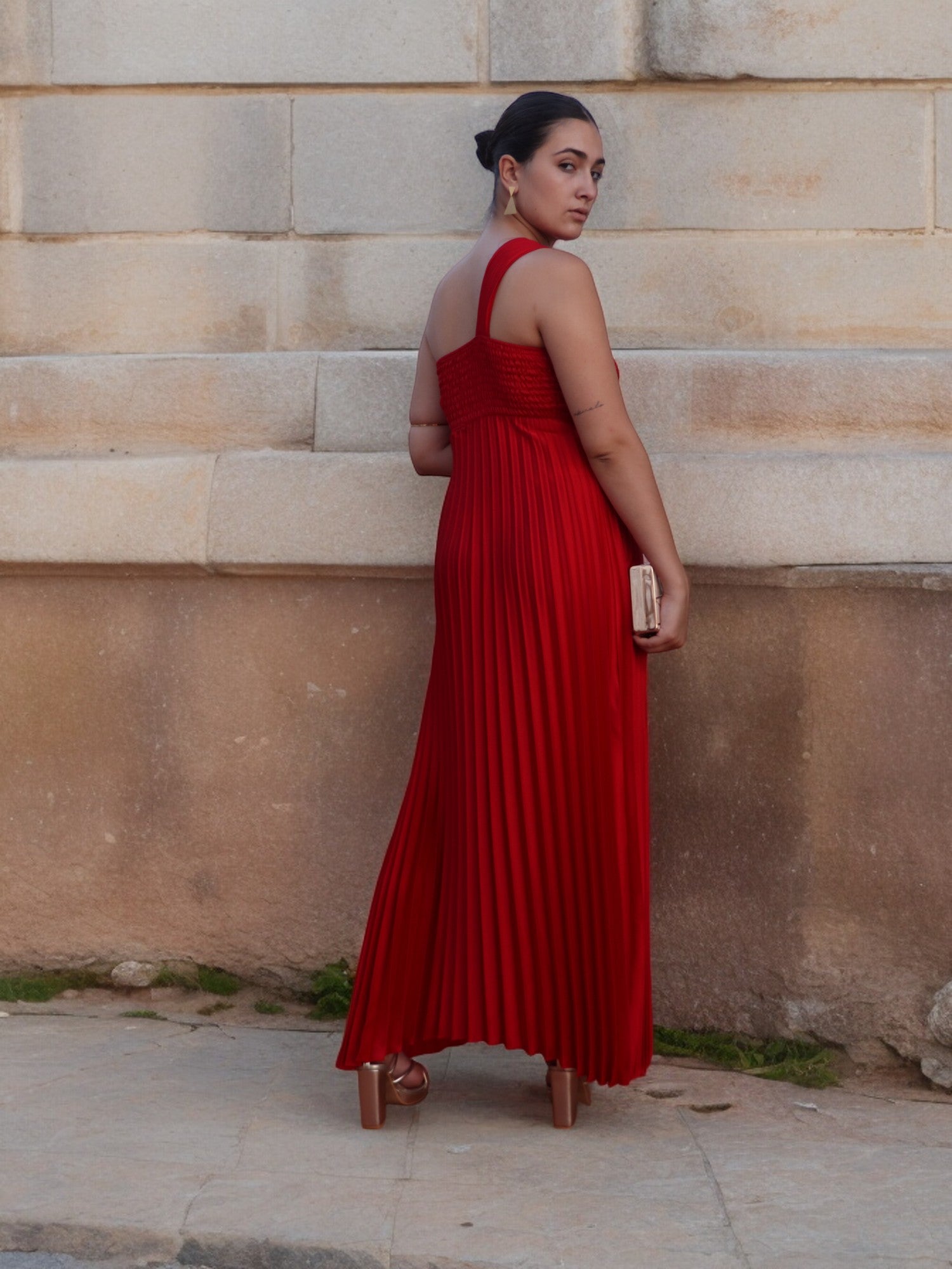 Vestido Asimetrico Raso Plisado Rojo